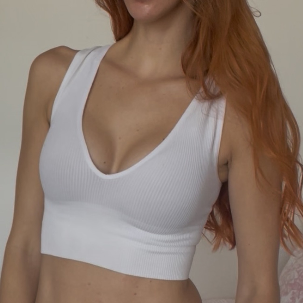 Glassons White v neck cami